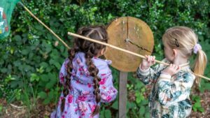 Meisjes zomerspeurtocht Kasteelpark Cannenburch