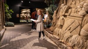Kidsreporters doen speurtocht Zandsculpturen Garderen