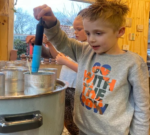 Ouder en kind kaarsenworkshop