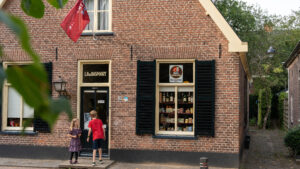 Lammer van de Bospoort Kruidenierswinkel in Ede