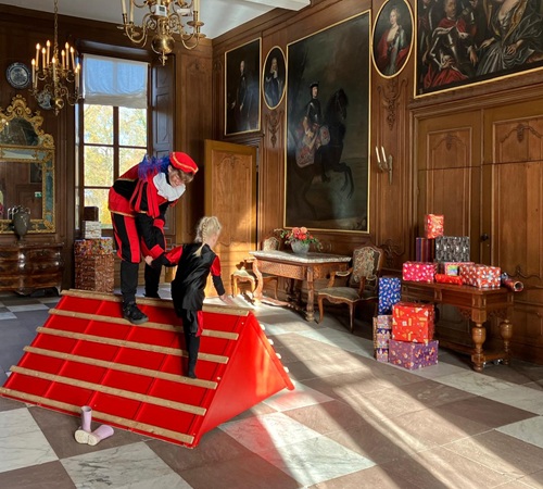 Sinterklaas bij kasteel Cannenburch Bezoek Sint bij kasteel Cannenburch